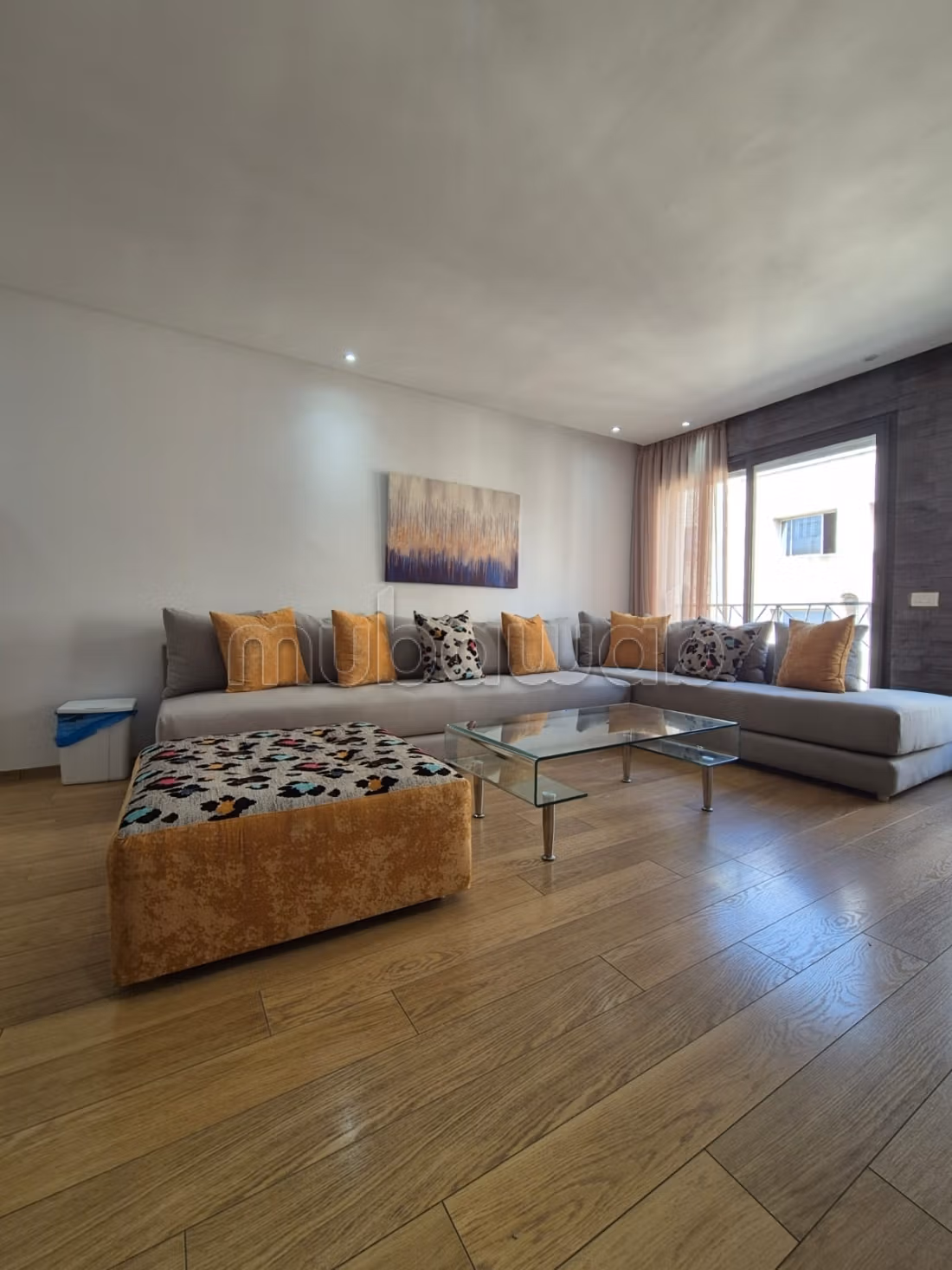 Appartement en location à Racine. 
Surface de 54 m². 
Bien meublé — 5