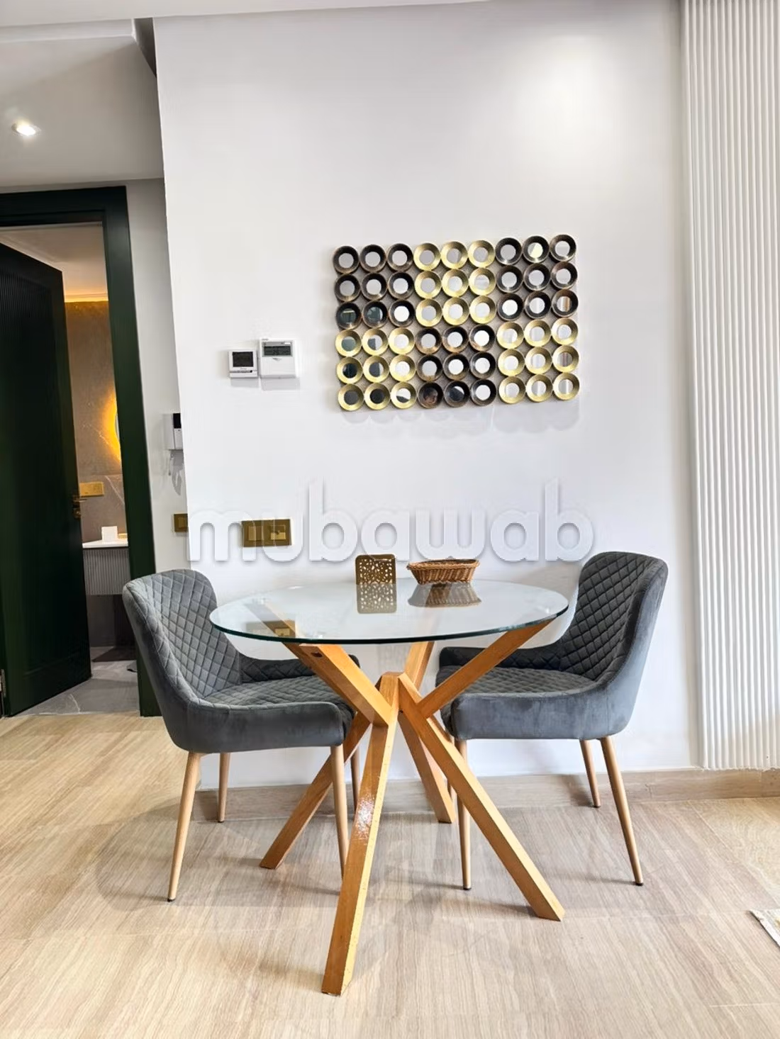 Superbe appartement à louer à Les princesses.
Surface totale 55 m².
Bien meublé