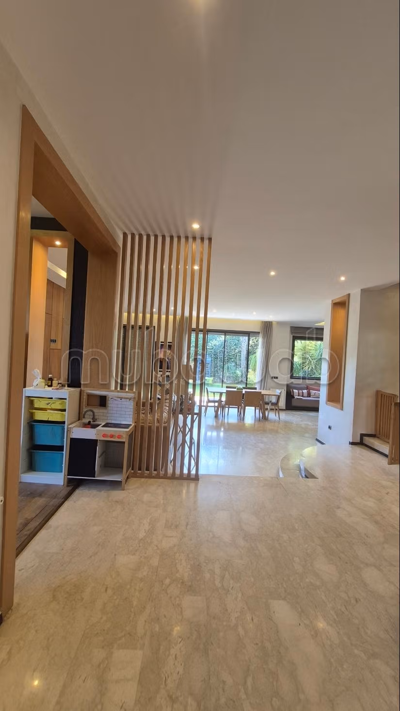 A vendre villa moderne 500m2 Bouskoura