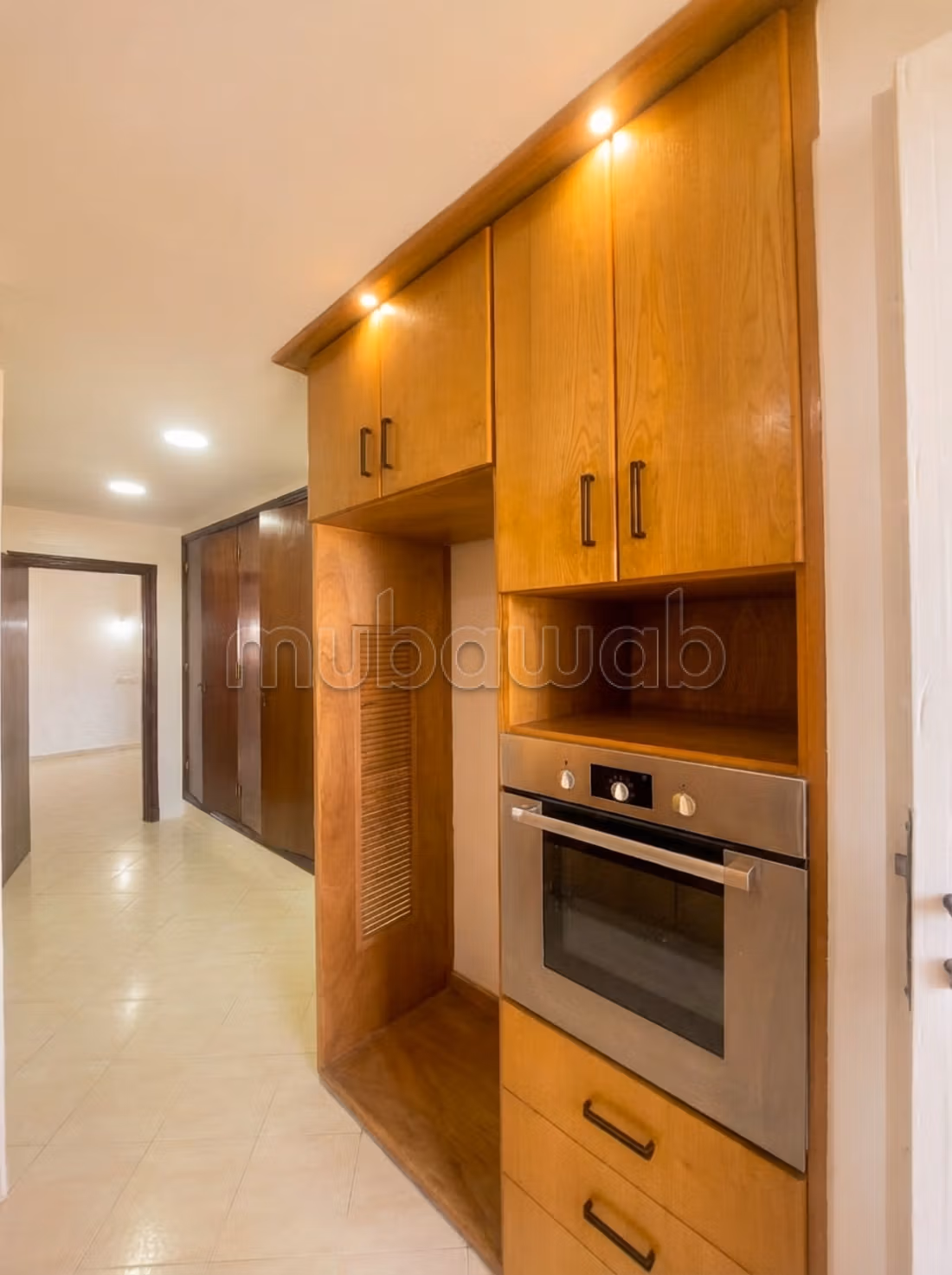 Très bel appartement entièrement rénové, situé à 6 minutes à pied du centre Ibn Tachfin et à 15 minutes de la gare Voyageurs — 2
