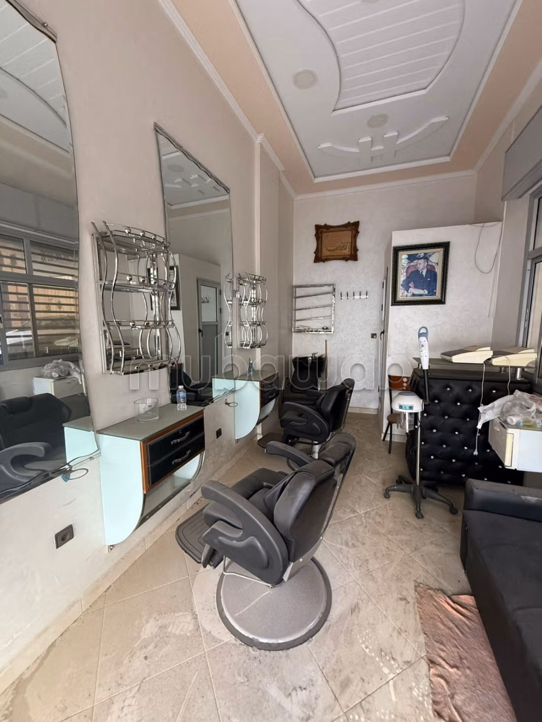 Vend local commercial en Centre. Superficie 16 m²