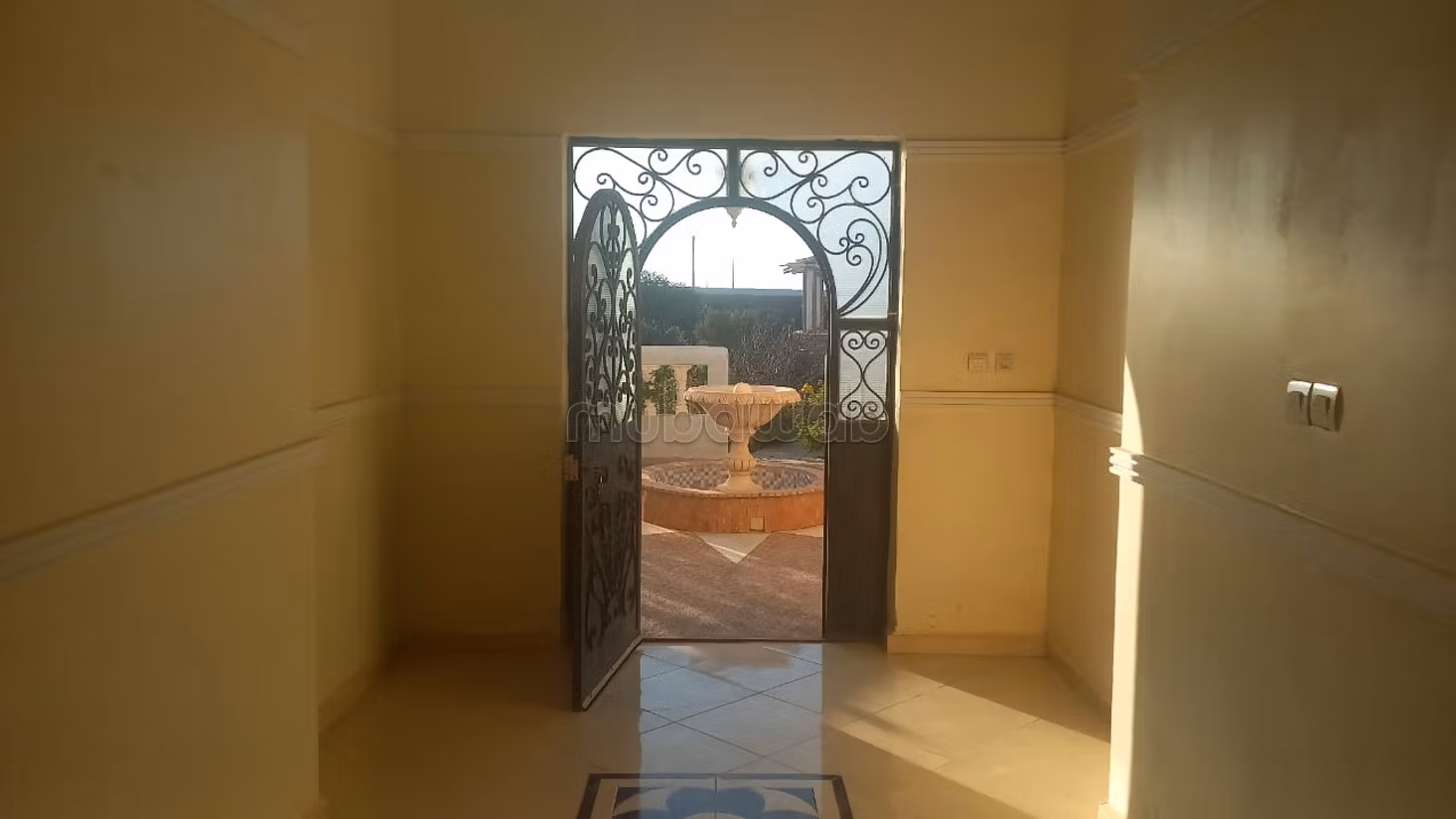 Superbe villa à vendre à Moulay Bouzerktoun, dans un village côtier