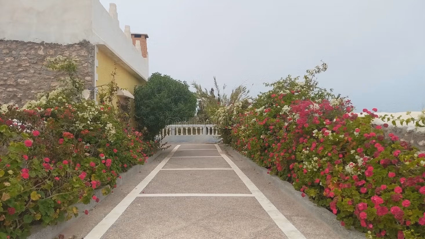 Superbe villa à vendre à Moulay Bouzerktoun, dans un village côtier