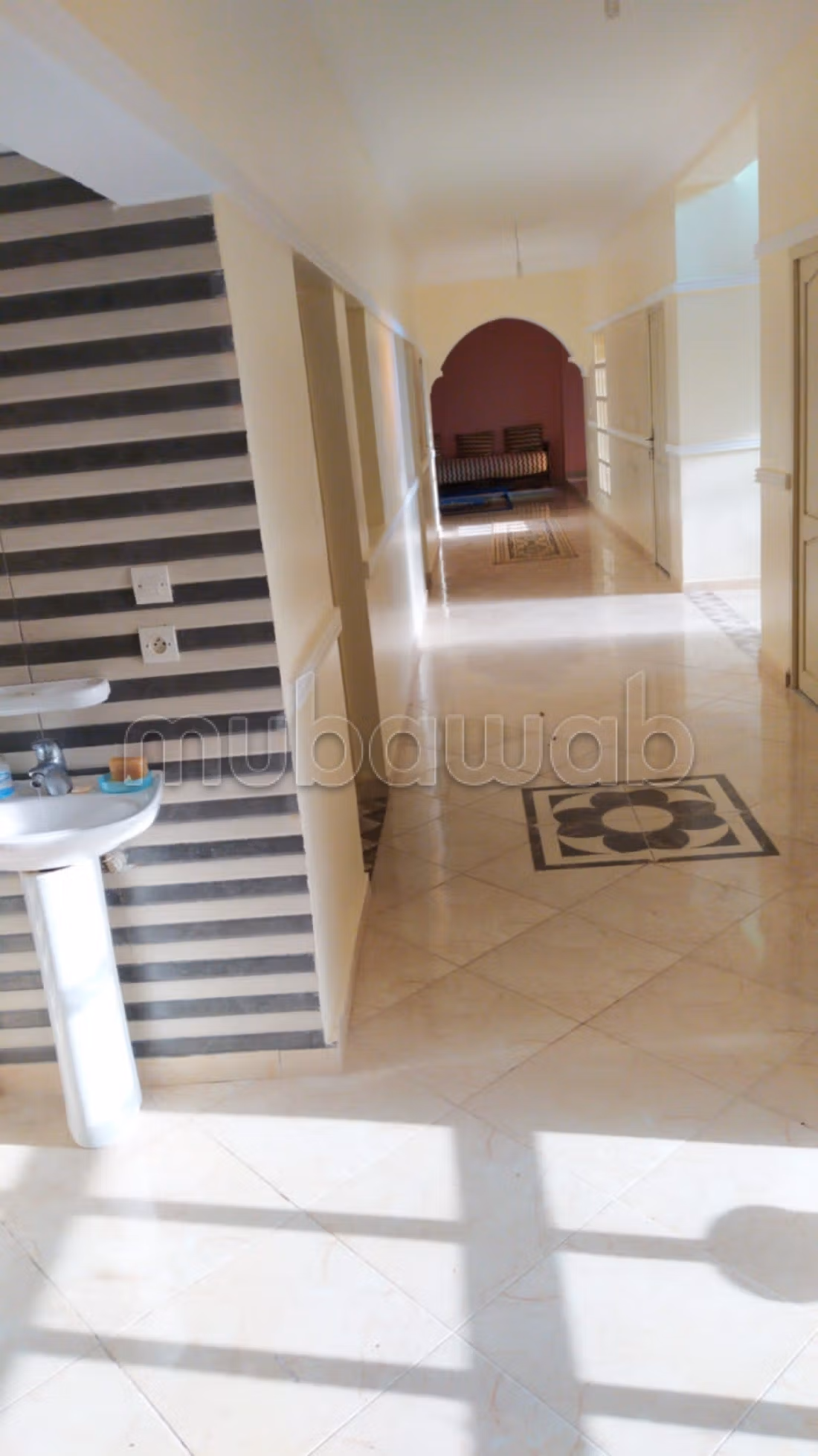 Superbe villa à vendre à Moulay Bouzerktoun, dans un village côtier