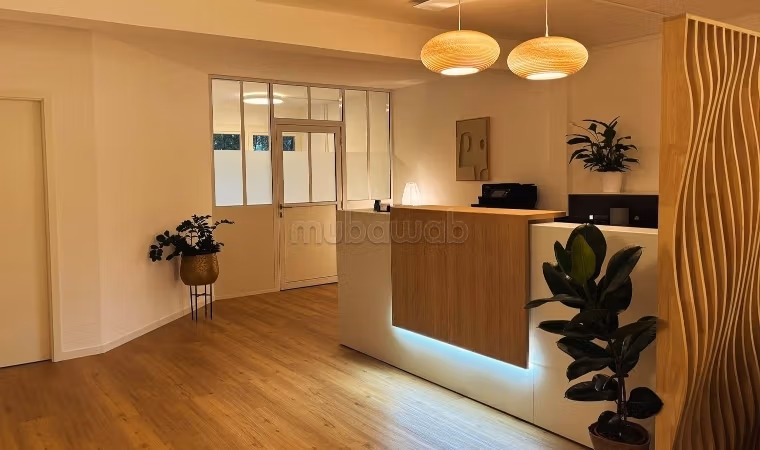 Office for rent in downtown Agadir, strategic location in a highly sought-after active area.