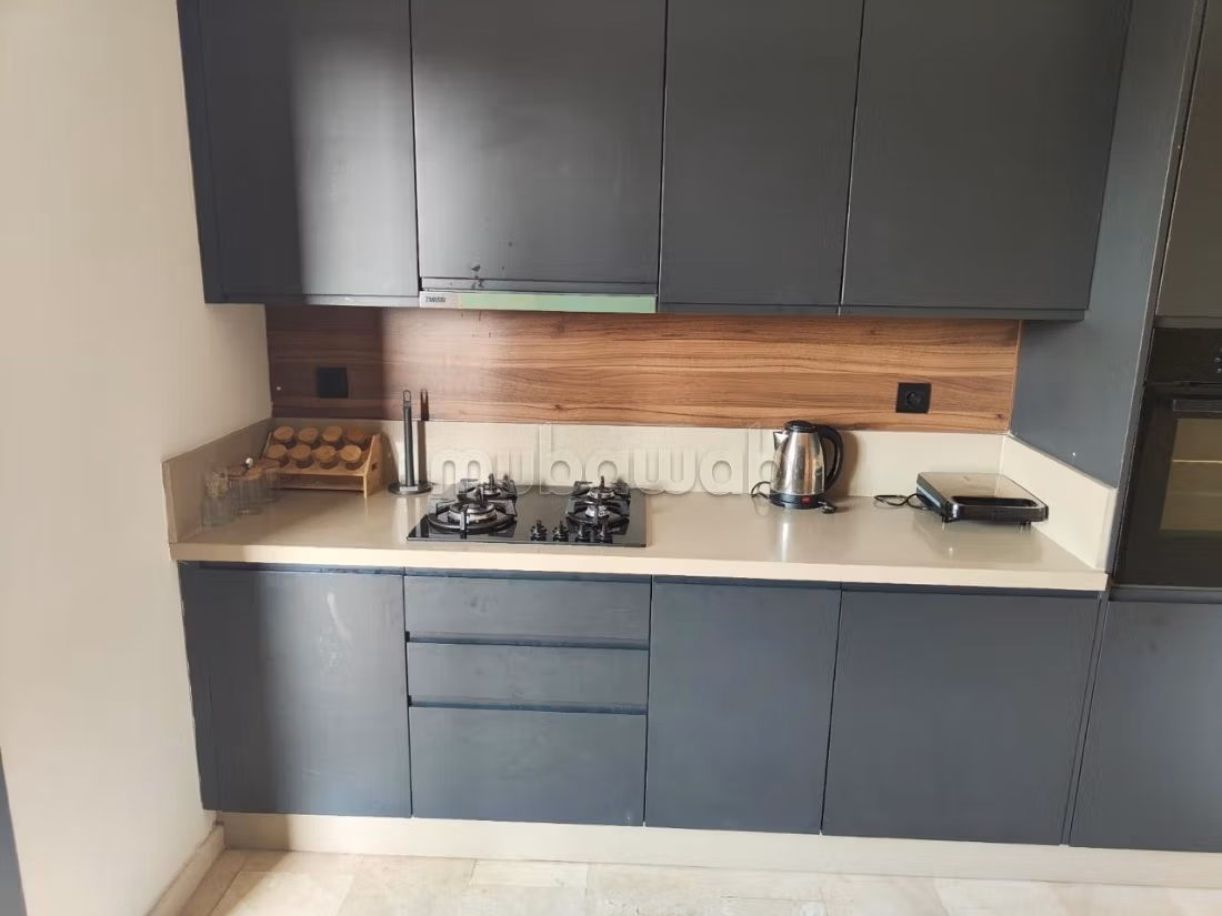 Appartement en location à Ville Verte. 5 pièces. Bien meublé