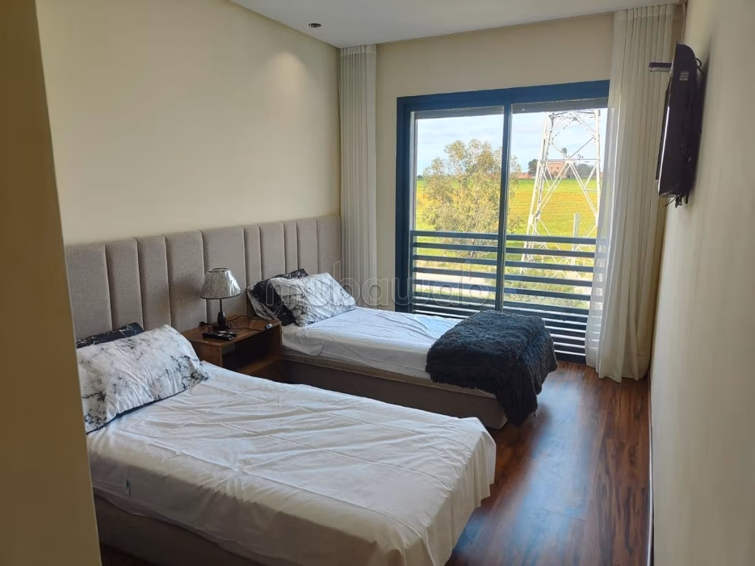 Appartement en location à Ville Verte. 5 pièces. Bien meublé