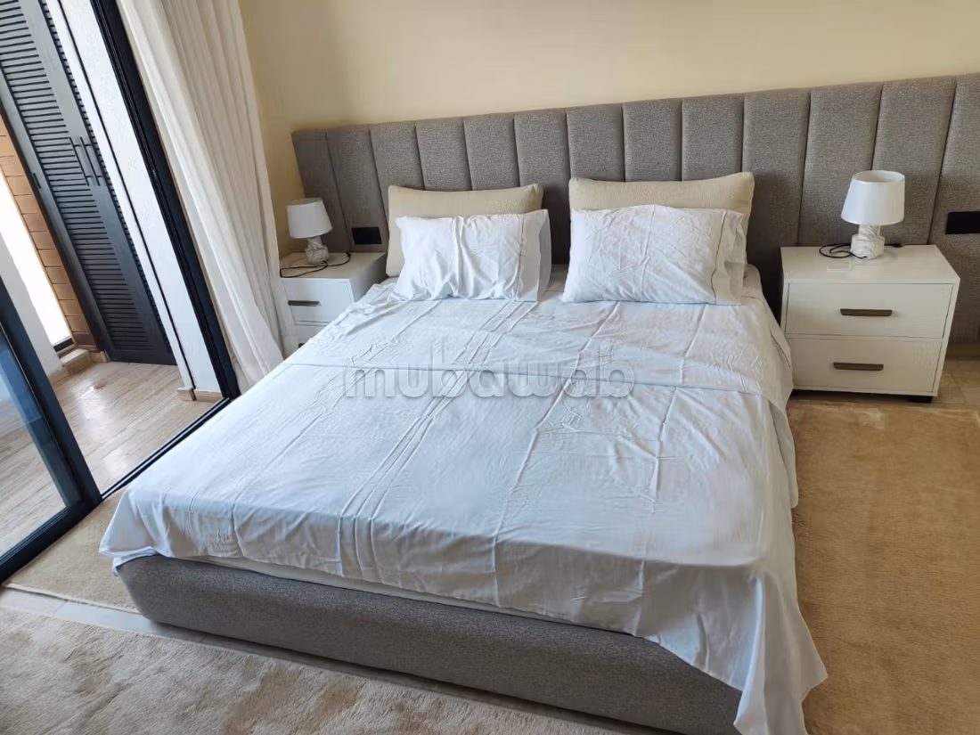 Appartement en location à Ville Verte. 5 pièces. Bien meublé