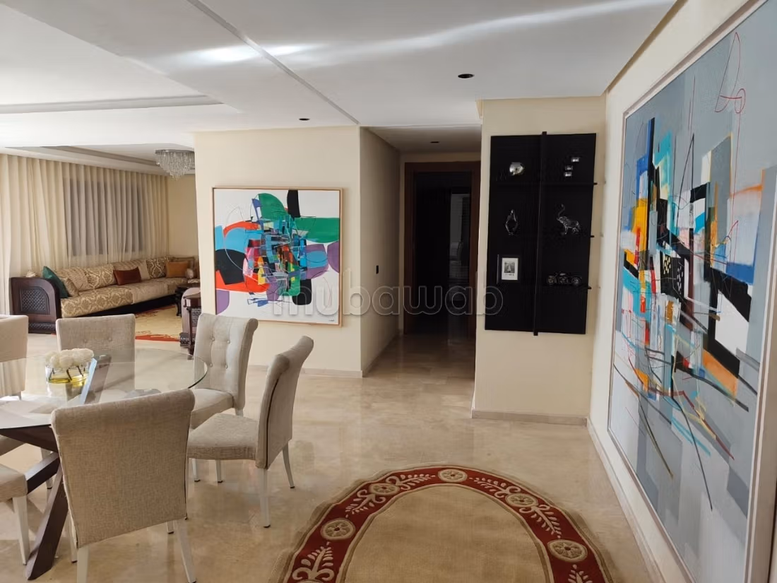 Appartement en location à Ville Verte. 5 pièces. Bien meublé