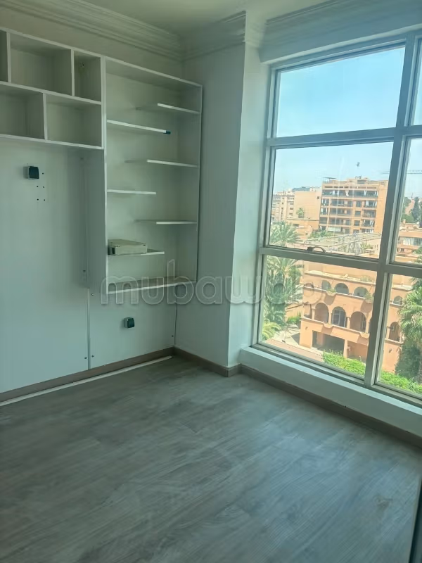 Ufficio in affitto a Guéliz. Superficie 50 m². Con ascensore e terrazzo