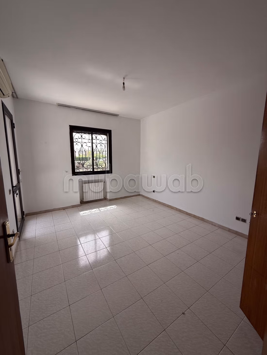 Magnifica casa di lusso in affitto a Riyad. Superficie di 1000 m². Riscaldamento e porta blindata