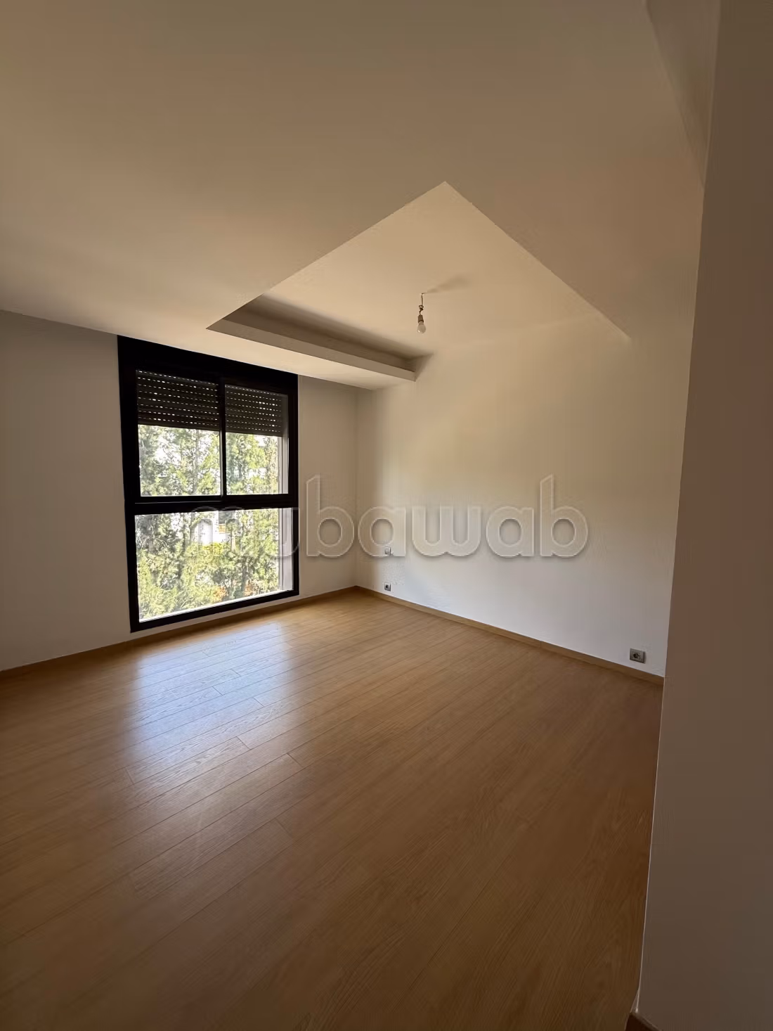 Très bel appartement en location à Souissi.
3 pièces confortables.
Porte blindée et résidence sécurisée — 6