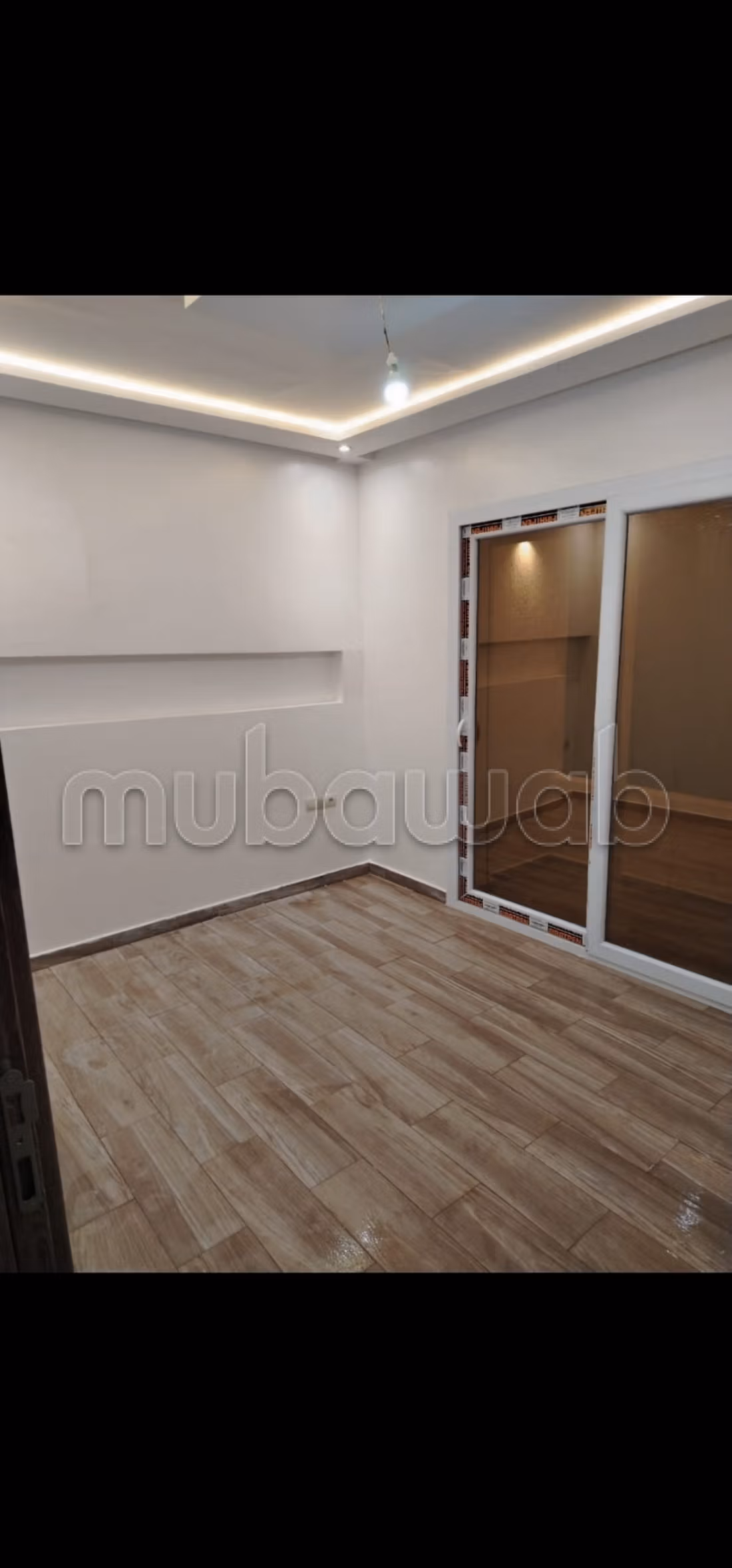 Appartement en location à Tilila. 3 pièces confortables. Antenne parabolique, résidence sécurisée