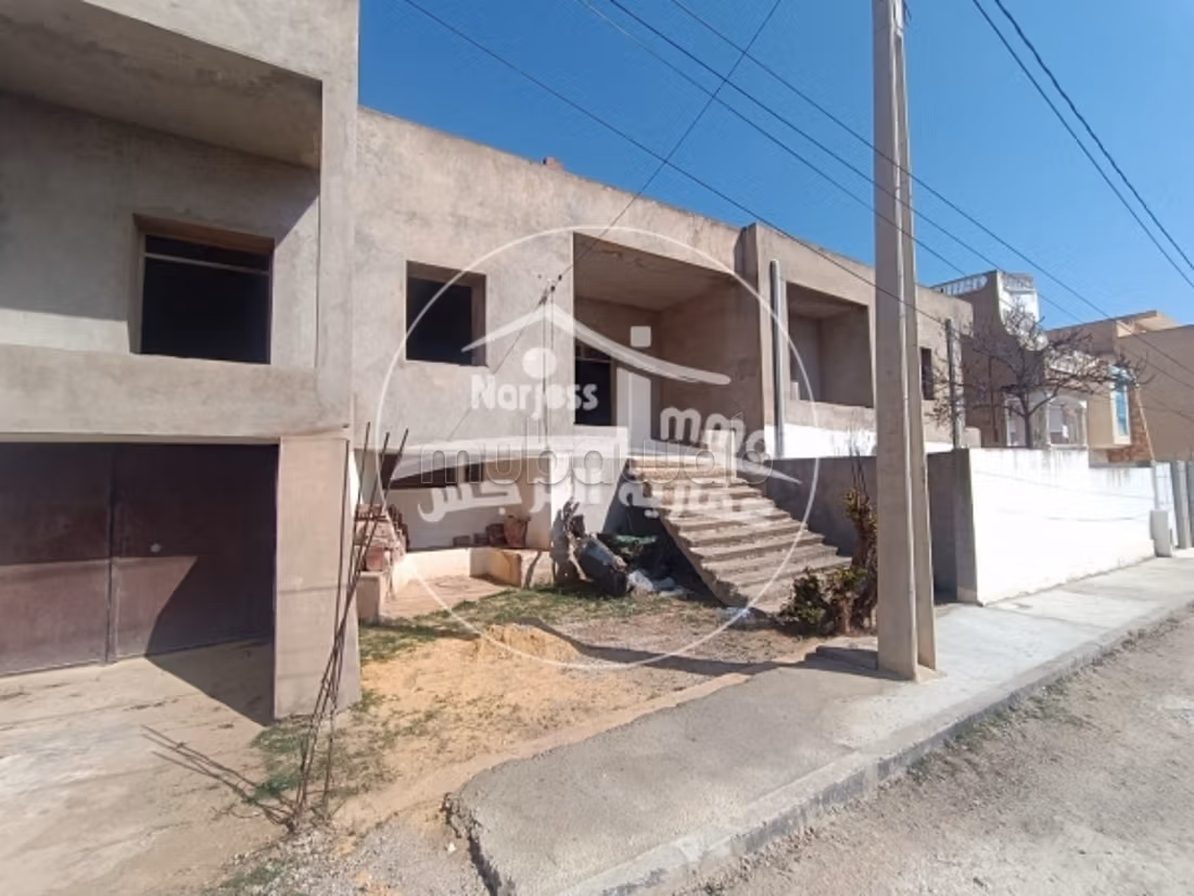 Villa incompleta in vendita a Chot Mariem