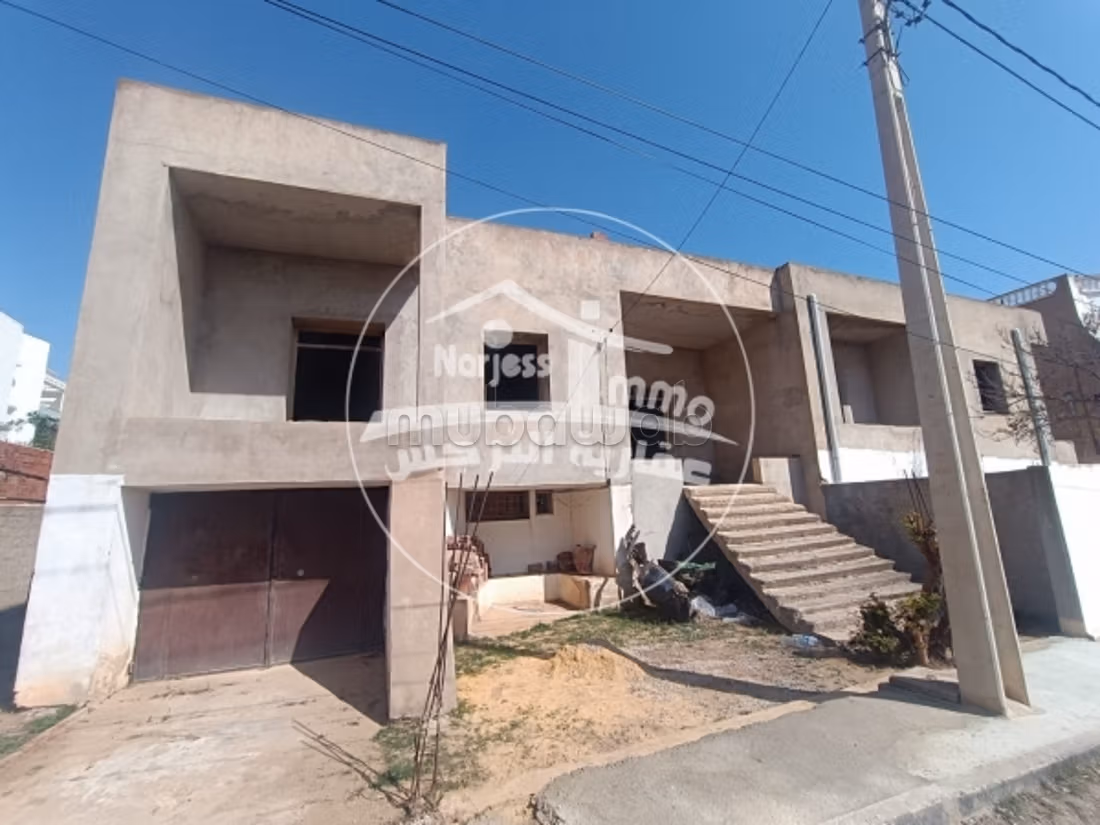 Villa incompleta in vendita a Chot Mariem