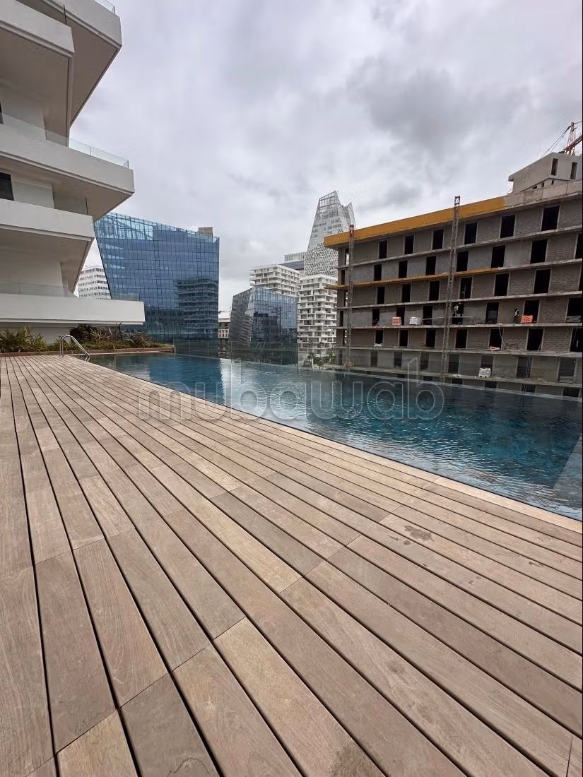Location penthouse Casablanca Finance City.
3 chambres agréables.
Service de concierge et climatisation