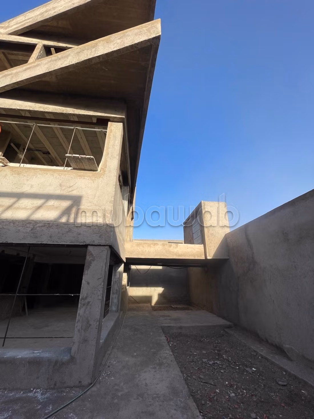 Villa semi finie architecture moderne