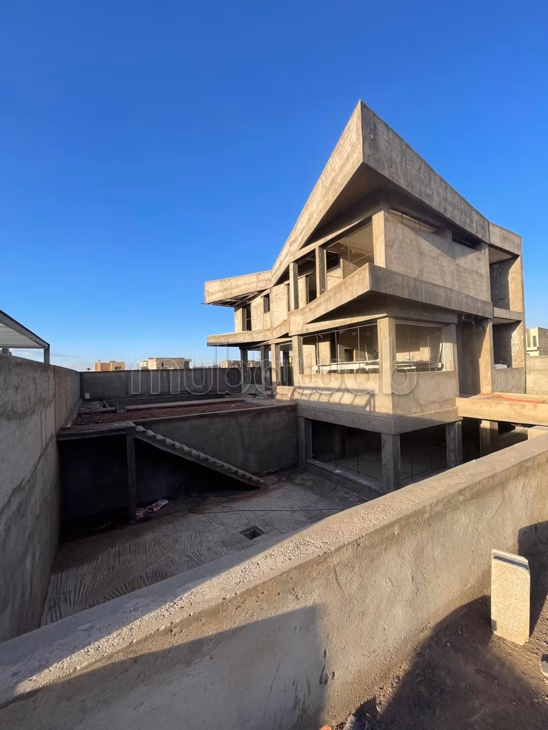 Villa semi finie architecture moderne
