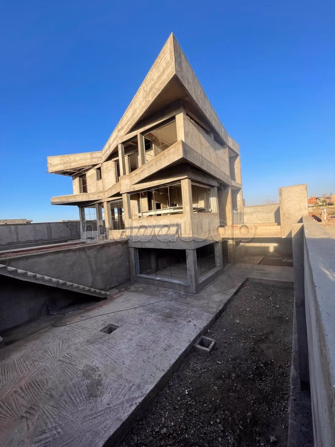 Villa semi finie architecture moderne
