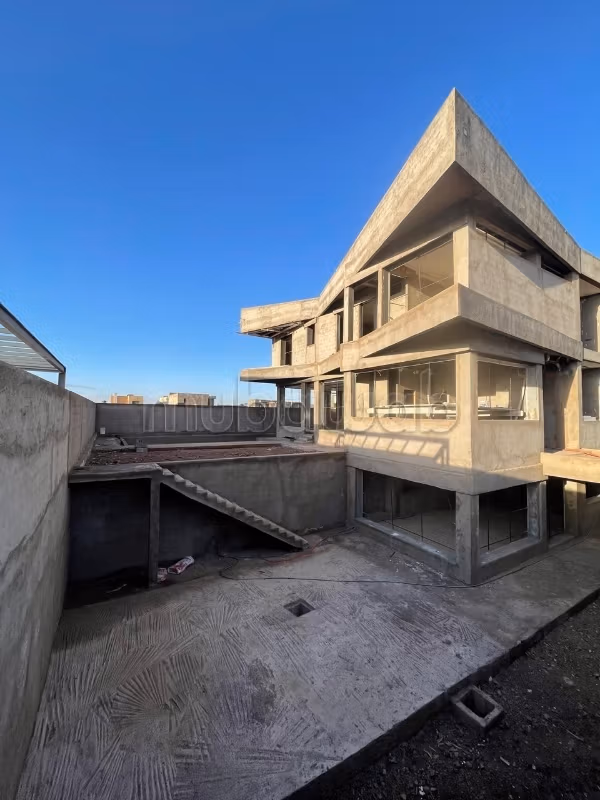 Villa semi finie architecture moderne