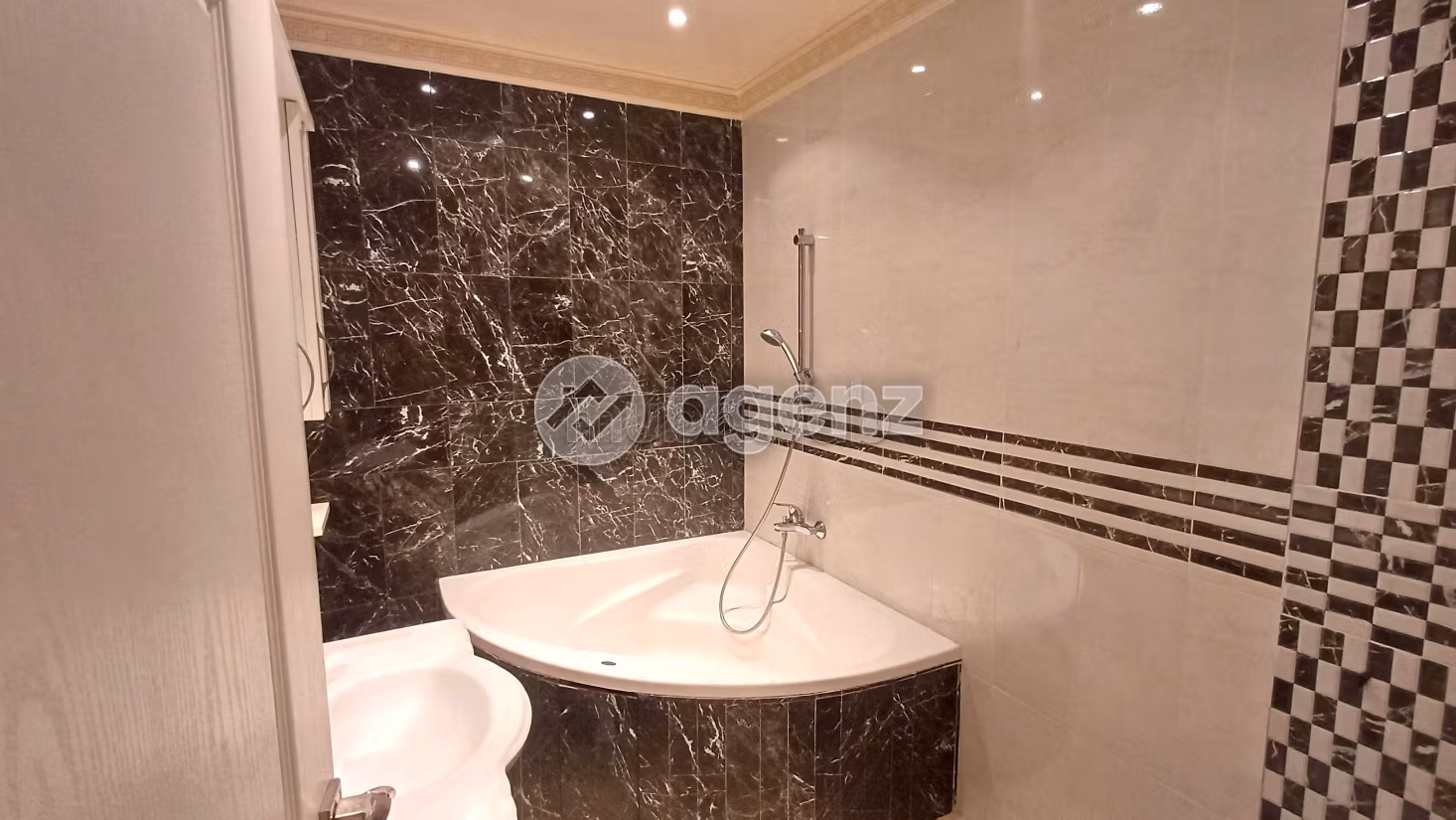 Appartment te koop 80 m², 2 slaapkamers Ain Borja Casablanca