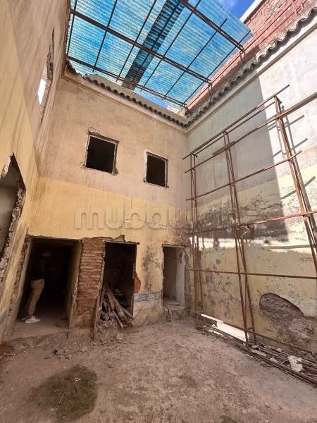 Somptueux riad à vendre à Rahba Kedima.
Superficie 110 m²