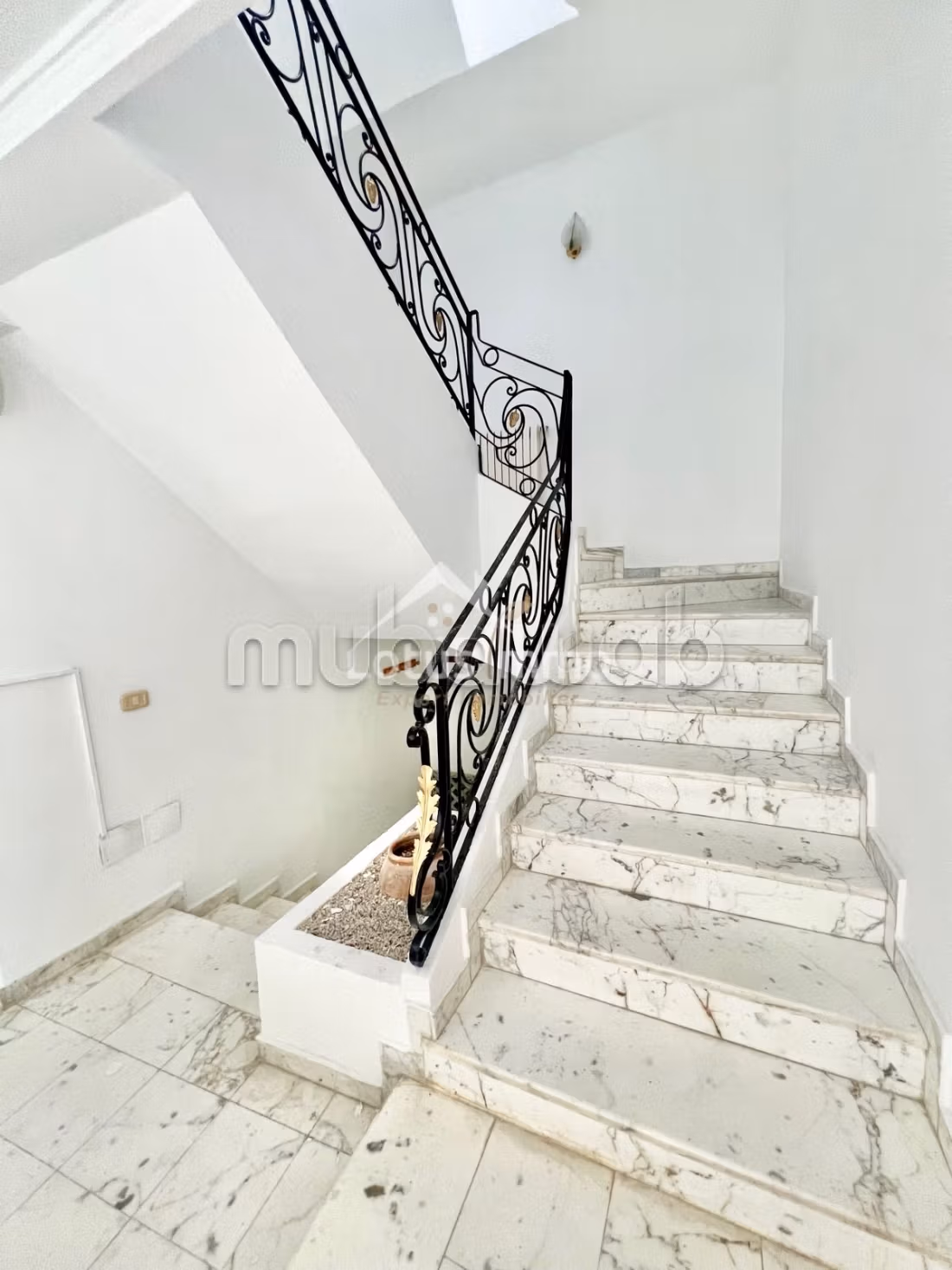 For rent Villa for office or residential use in Lake 1