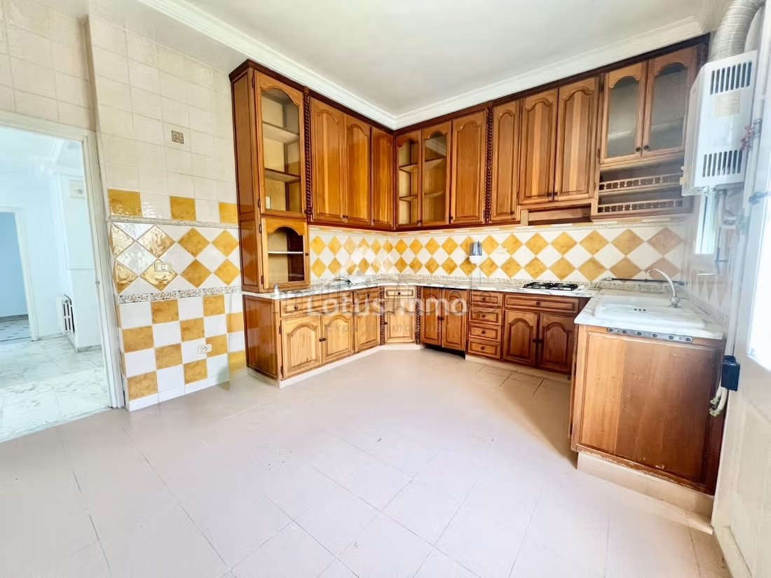 For rent Villa for office or residential use in Lake 1