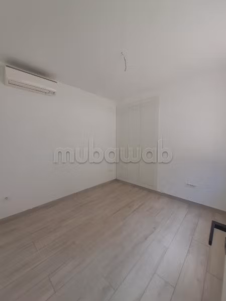 Louez cet appartement à La Marsa. 1 chambre. Résidence avec concierge, climatisation générale
