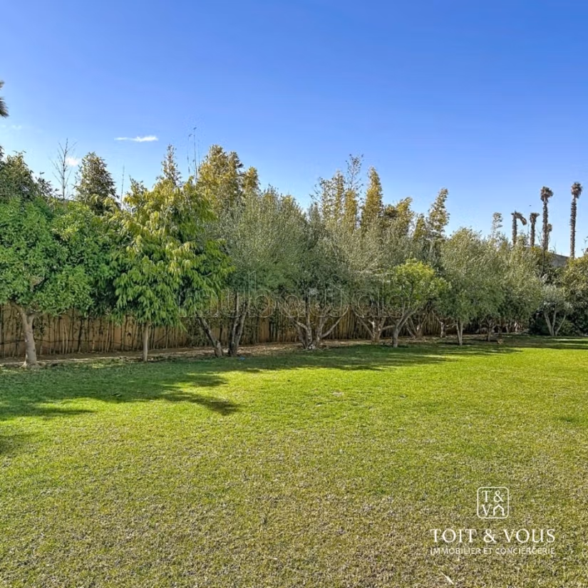 Villa route Ourika
Terrain 2200m2 — 6