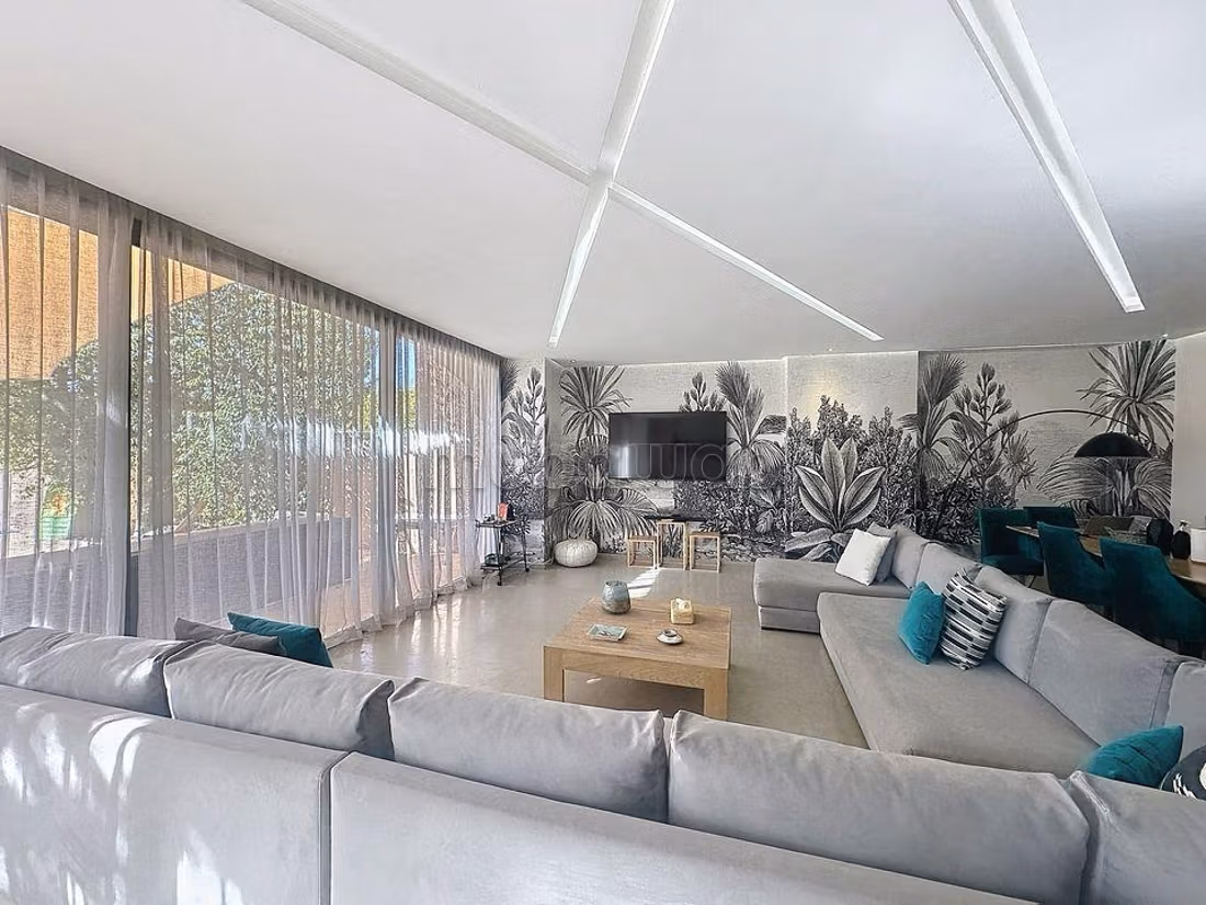 Villa for sale - high-end features