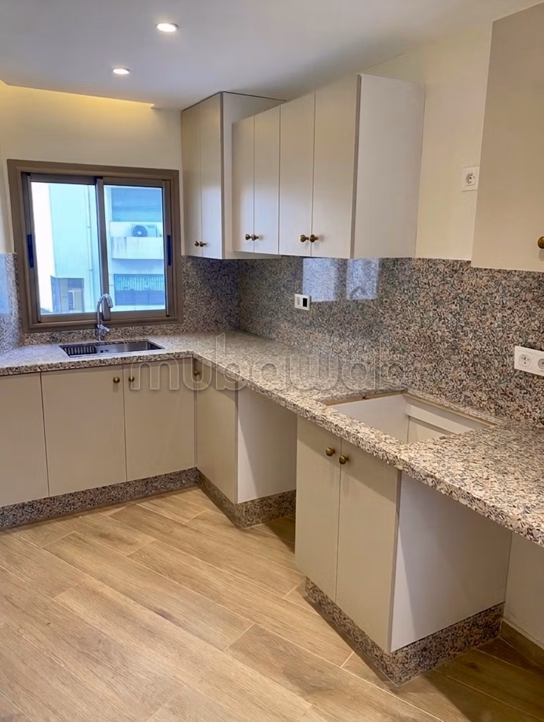 Appartement 75 m² f Centre — 11