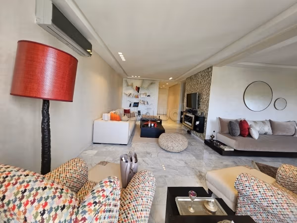Appartement te koop in Régie Tabac. 5 grote kamers. Airconditioning en open haard
