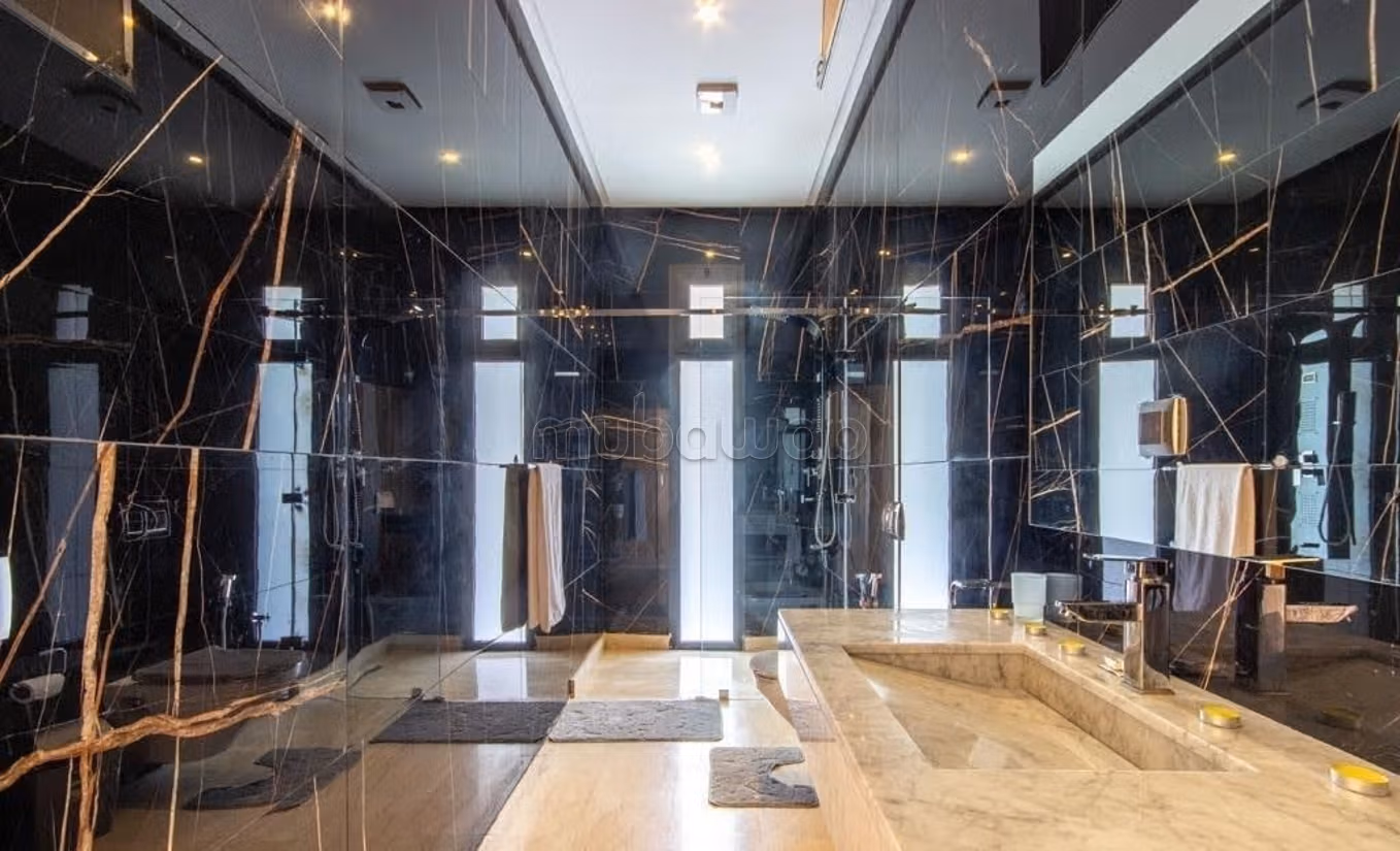 Luxury Villa for sale. Surface area 1500 m². Satellite dish system and Moroccan living room