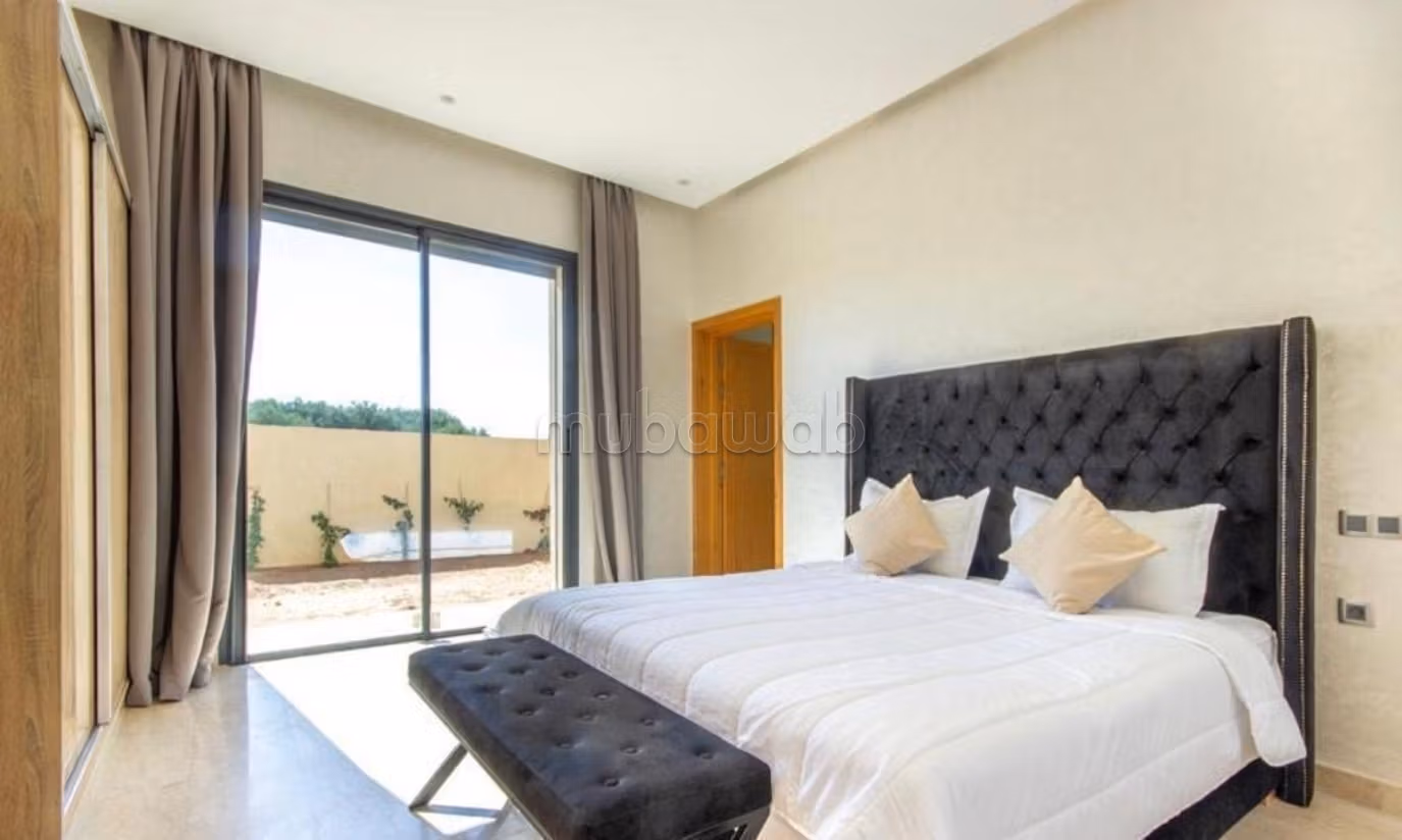 Luxury Villa for sale. Surface area 1500 m². Satellite dish system and Moroccan living room