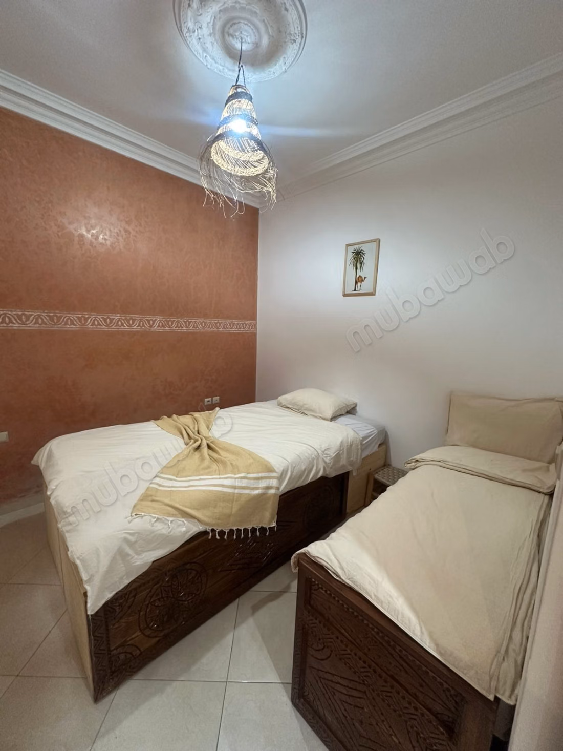 Splendido appartamento in affitto a Bab Enzh. 2 ampi locali. Porta blindata, servizio di sicurezza