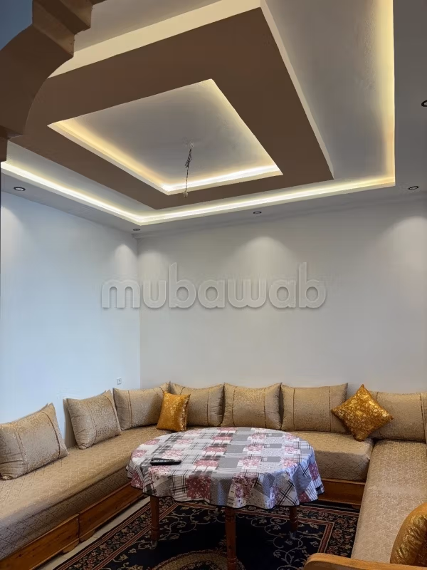 Splendido appartamento in affitto a Bab Enzh. 2 ampi locali. Porta blindata, servizio di sicurezza