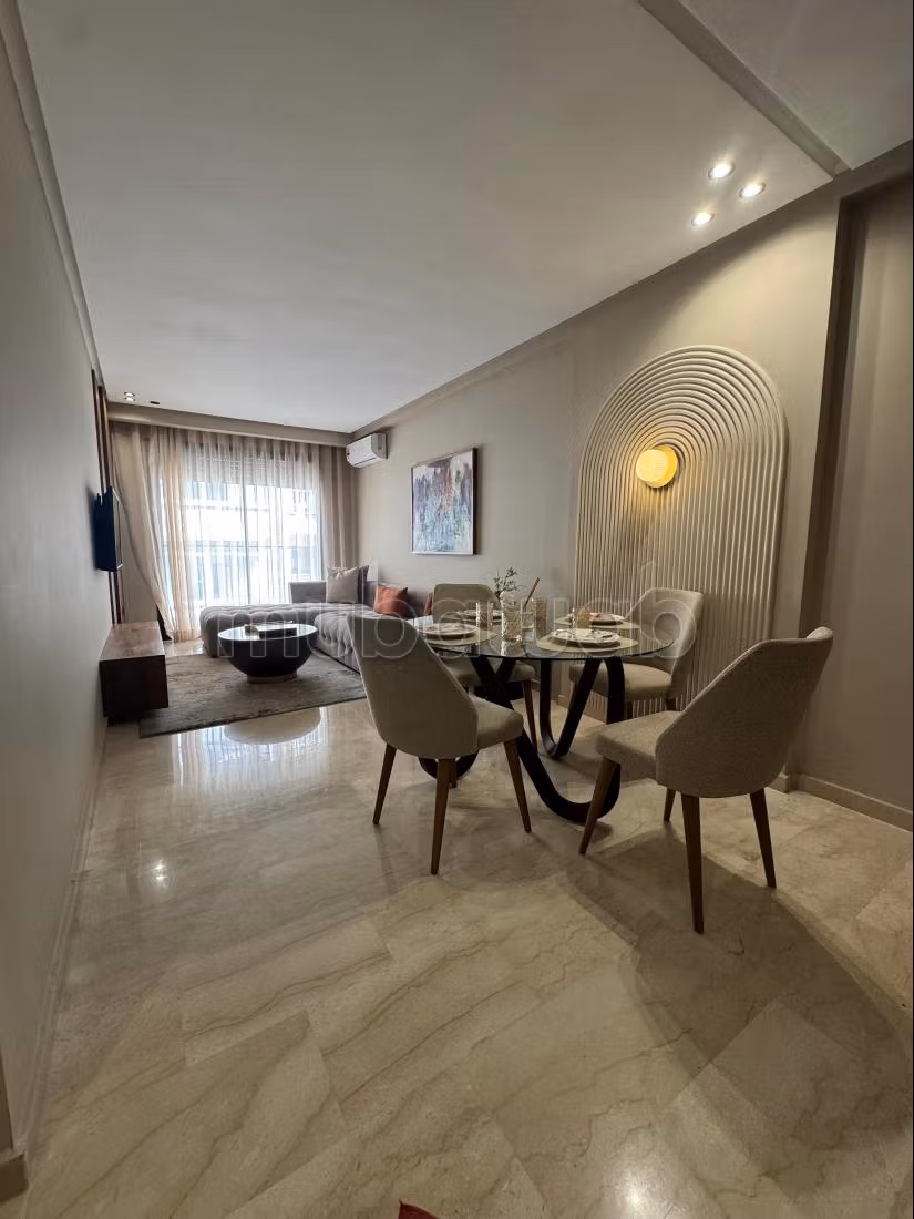 Superbe appartement à vendre à Anfa. 1 belle chambre. Chauffage central et porte blindée — 6