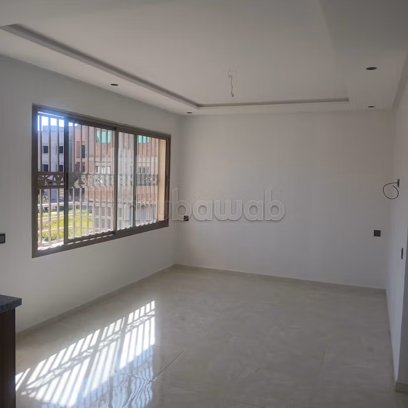 Vente d'un bel appartement à Agdal. 
Surface totale 75 m². 
Porte blindée, salon marocain — 3