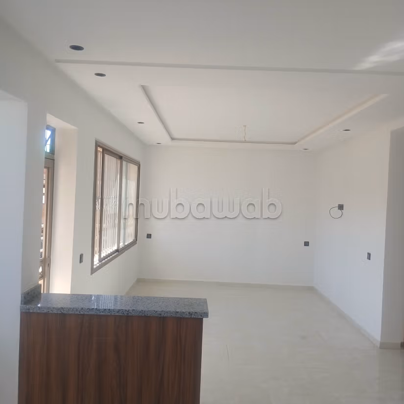Vente d'un bel appartement à Agdal. 
Surface totale 75 m². 
Porte blindée, salon marocain — 4