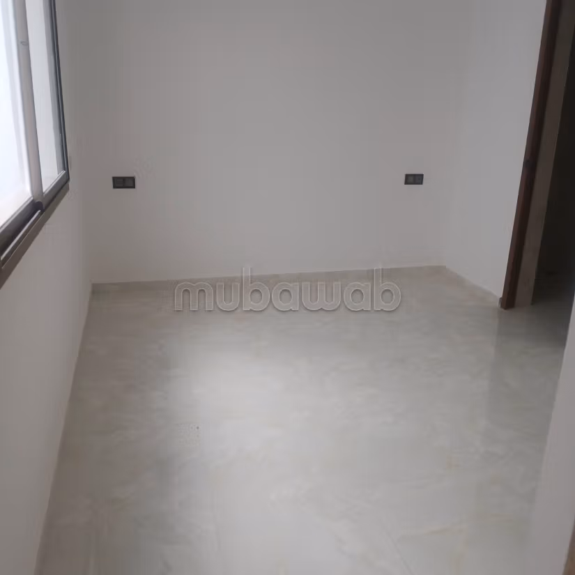 Vente d'un bel appartement à Agdal. 
Surface totale 75 m². 
Porte blindée, salon marocain — 6