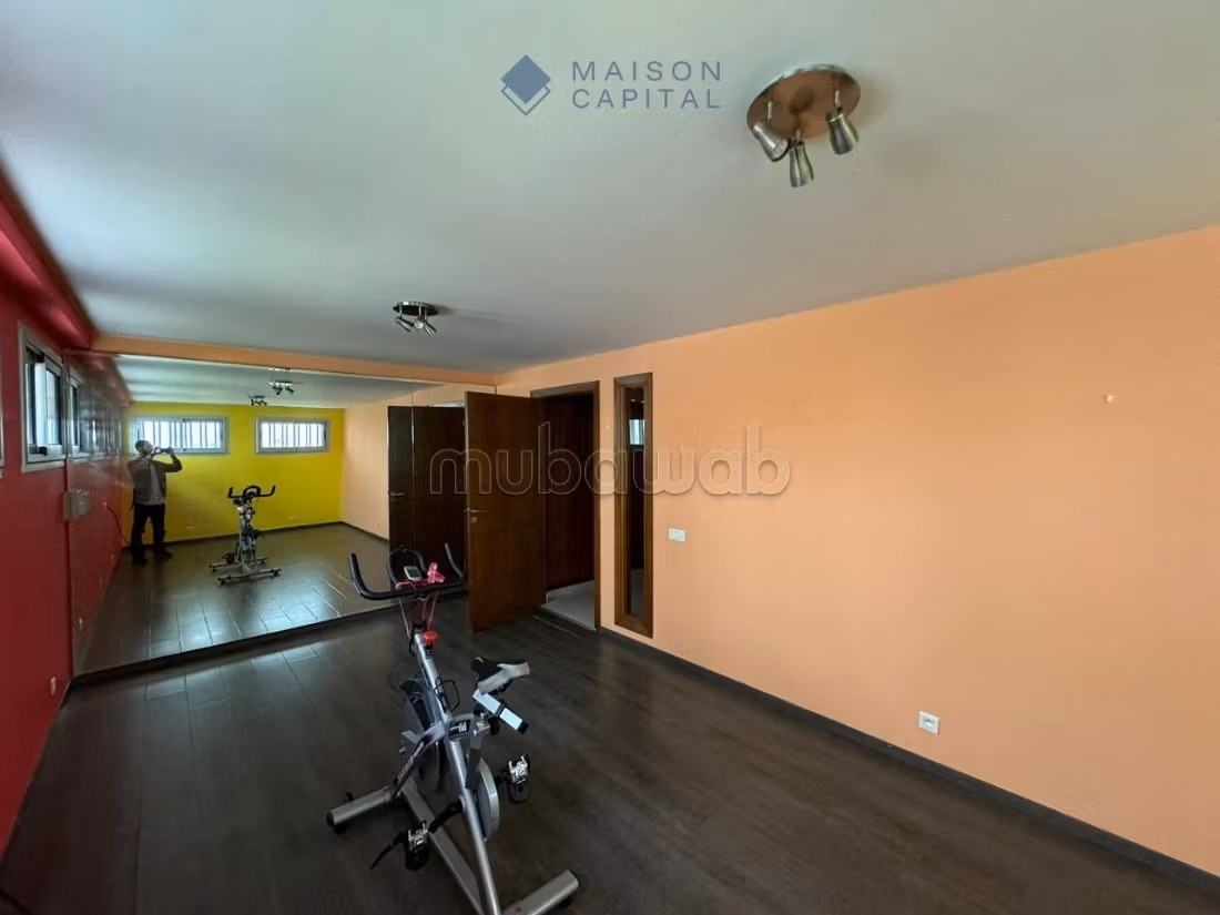 Modern villa with pool FOR RENT: Hay Riad