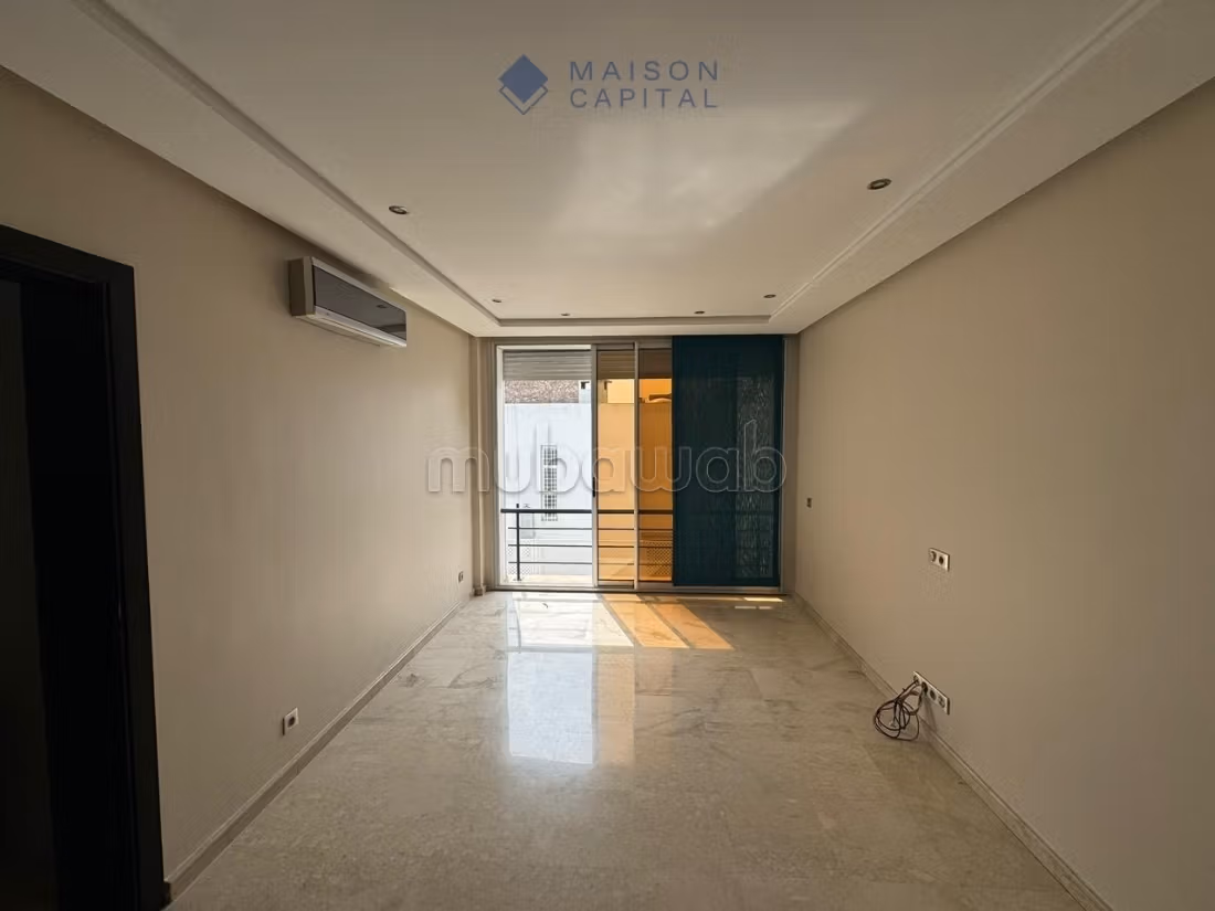 Modern villa with pool FOR RENT: Hay Riad