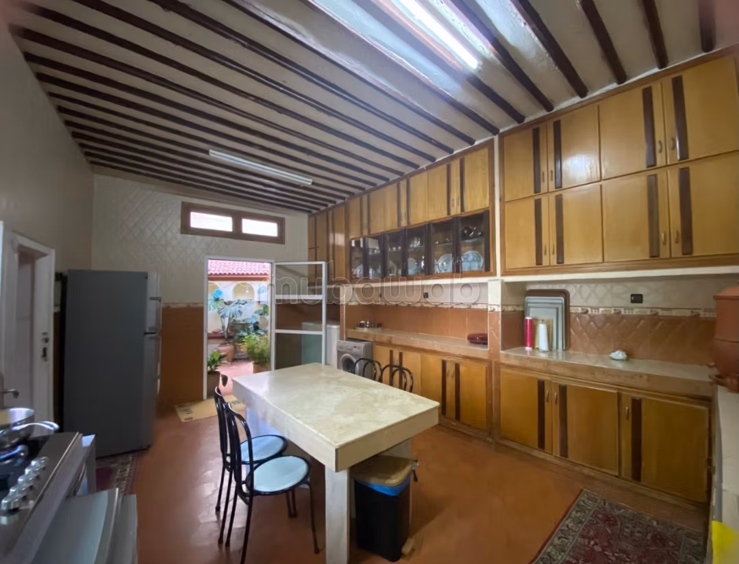 Maison titré rénovée avec jardin et garages