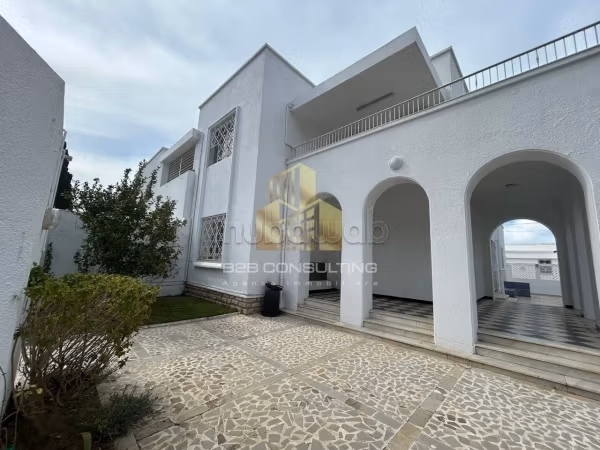 A louer une villa s4 a Carthage
