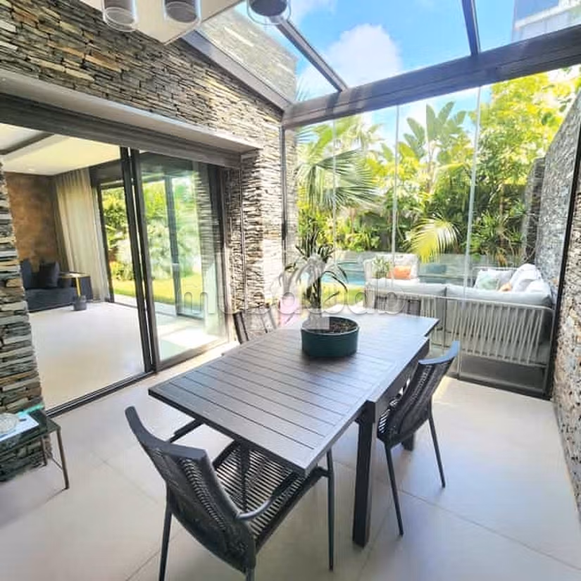 Villa Te Koop van 321.0 m² in Casablanca, Ain Diab