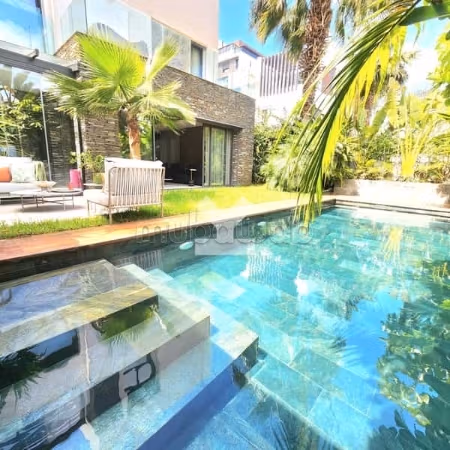 Villa Te Koop van 321.0 m² in Casablanca, Ain Diab