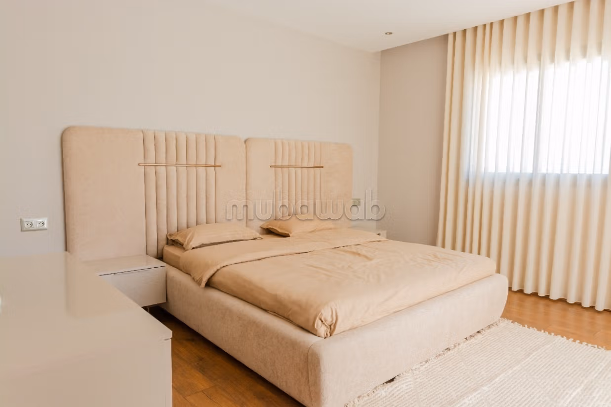 Maestosa residenza di lusso in affitto a Houmt Souk. 4 belle camere da letto. Terrazzo e garage