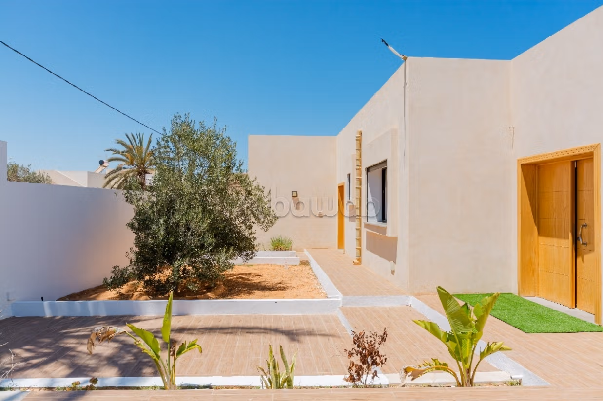 Splendide villa à vendre à Houmt Souk. 
Surface de 720 m²