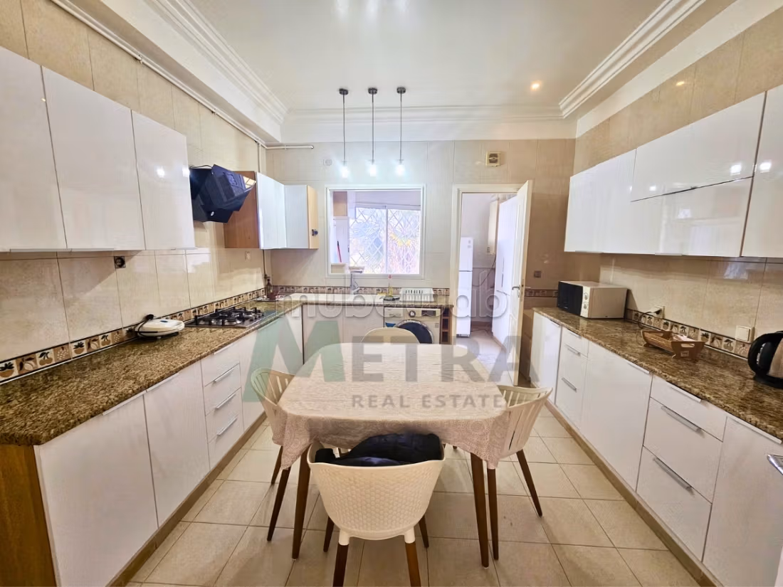 Location S5 with lake view